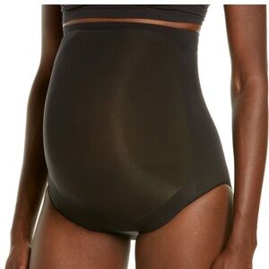 Skims Sculpted High Waist Maternity Brief (S/M)